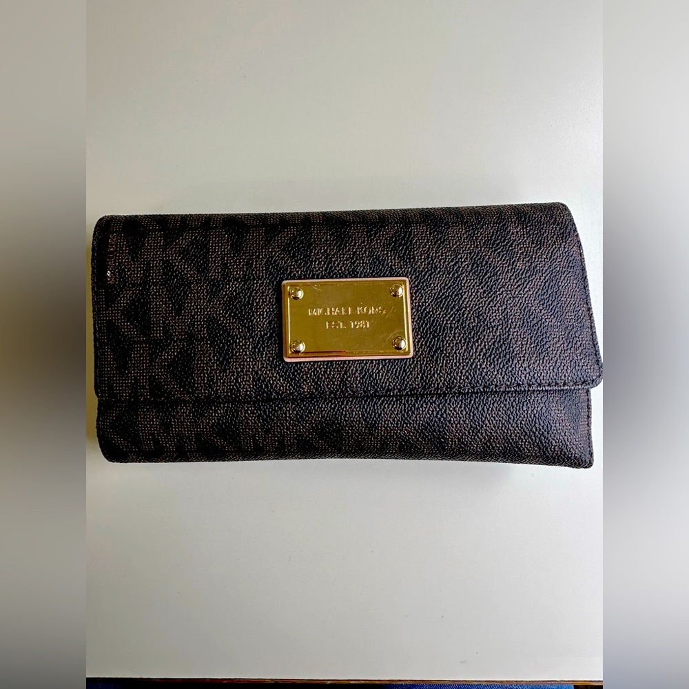 Michael Kors Jet Set Checkbook & Wallet Set Brown